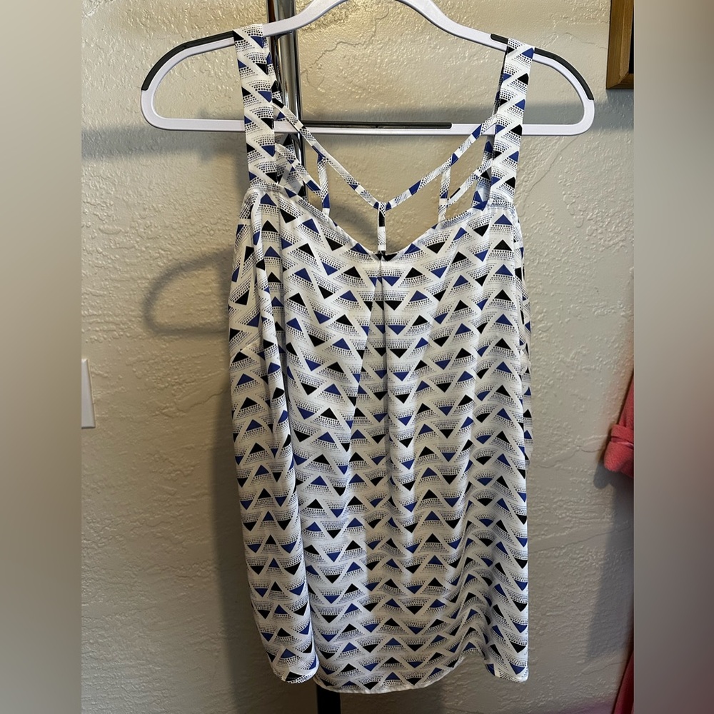 Maurices White Tank with Navy Geometric Waves